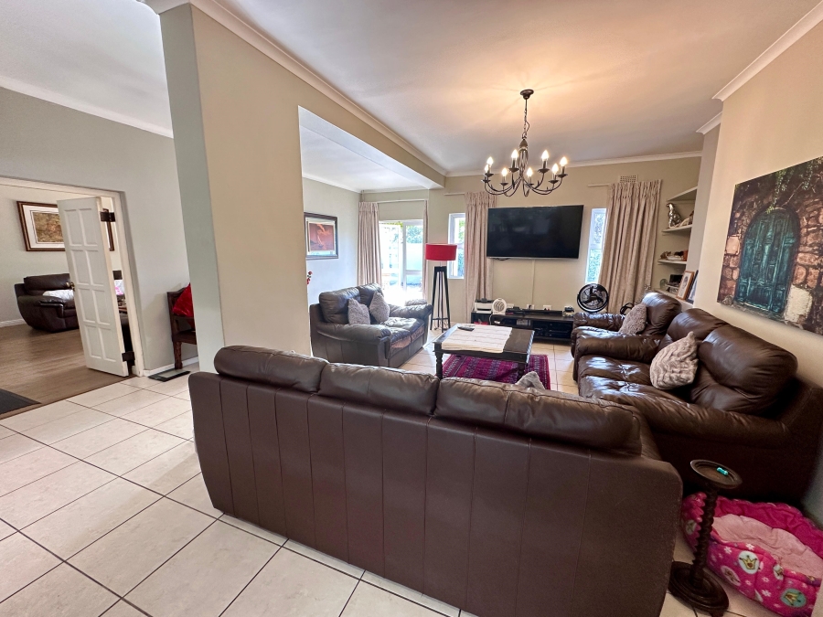 5 Bedroom Property for Sale in Milnerton Central Western Cape